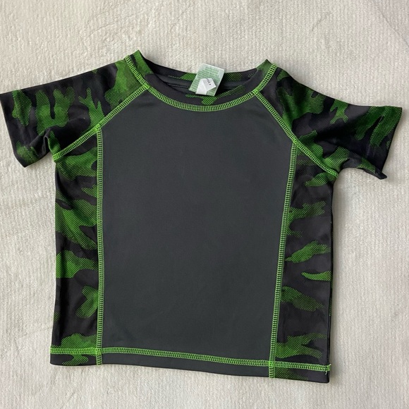 Zone Pro Camo and Grey Top 2T🦚 - Picture 4 of 4